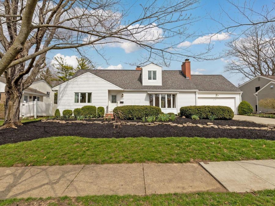 242 W New England Avenue , Columbus, OH 43085 Photo 1