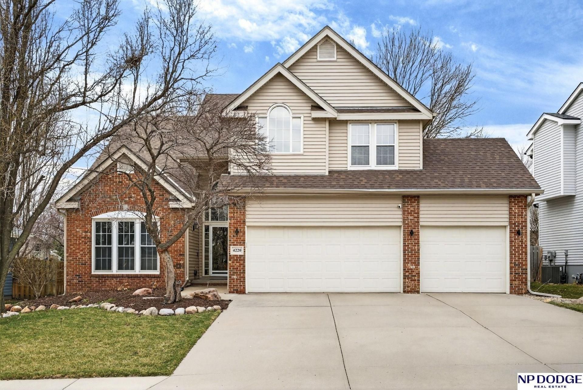 4220 N 166th Street , Omaha, NE 68116