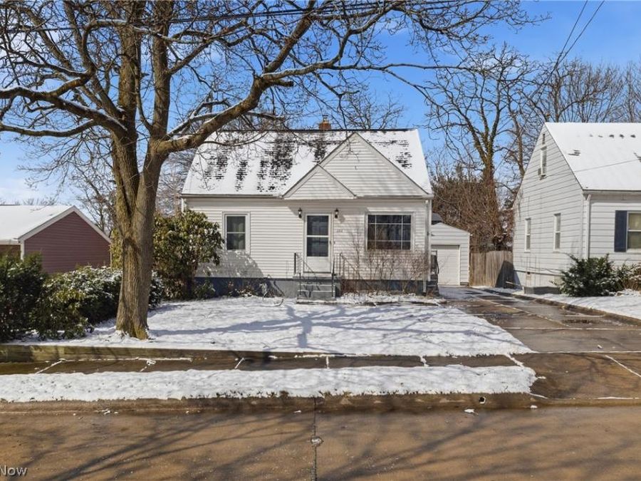 282 Schrop Avenue , Akron, OH 44312 Photo 1