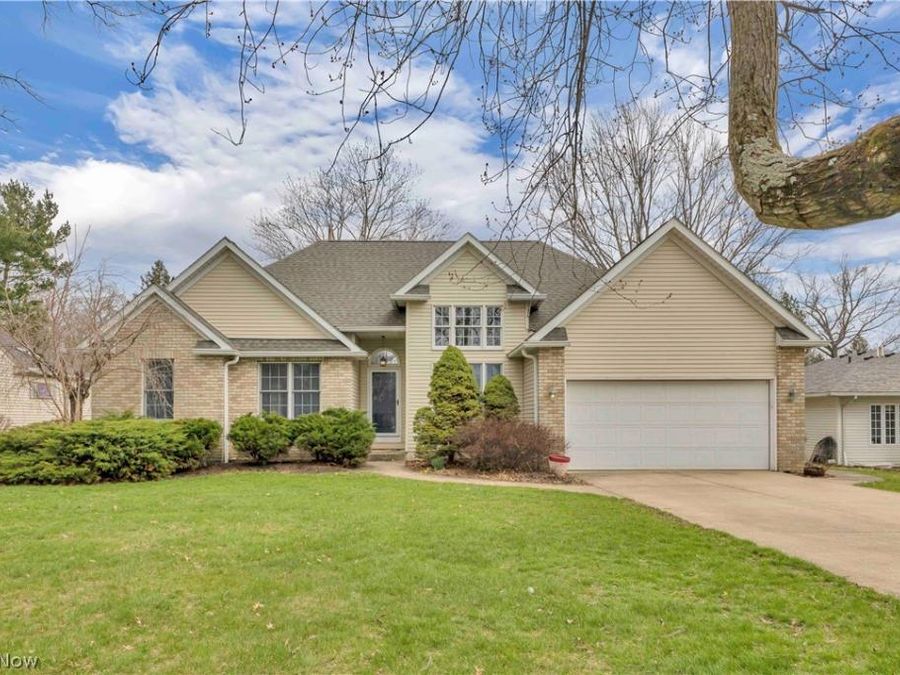 1023 Gulf Road , Elyria, OH 44035 Photo 1