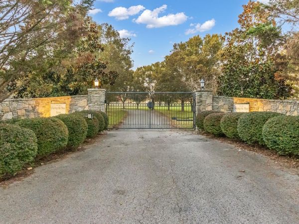 2942 Spanntown Rd , Arrington, TN 37014