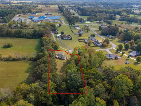 221 McKenzie Ln , Summertown, TN 38483