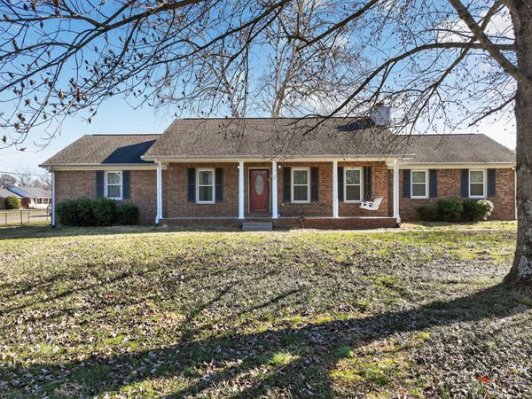 662 Brinkley Rd , Murfreesboro, TN 37128