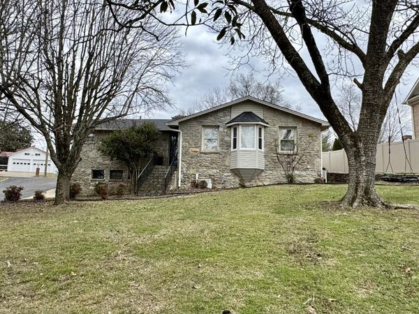 711 5th Ave , Fayetteville, TN 37334