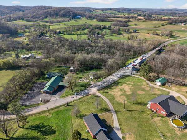 8294 Lawrenceburg Hwy , Mount Pleasant, TN 38474