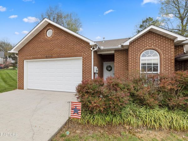 2567 Glen Meadow Rd, Knoxville, TN 37909