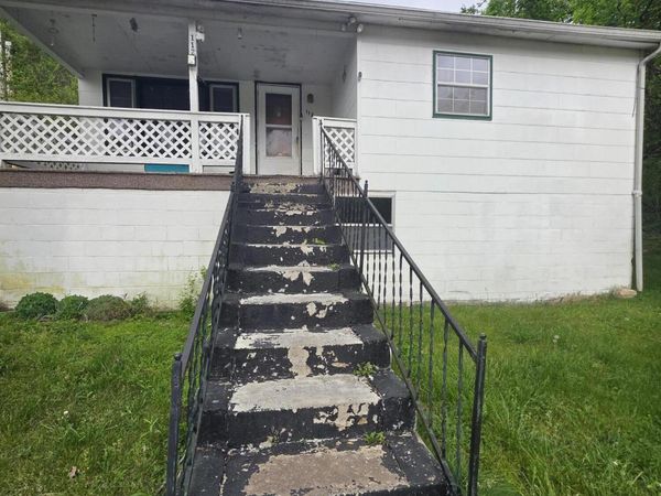 112 Cemetery Rd, Caryville, TN 37714