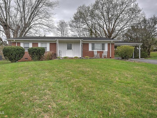 2 Machamer Court, Johnson City, TN 37604