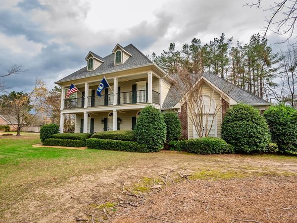 1144 E Wellsgate Dr., Oxford, MS 38655
