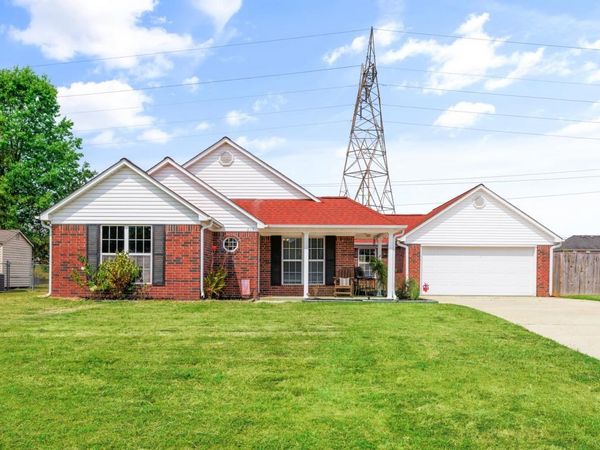 215 WOODSHIRE LN, Brighton, TN 38011