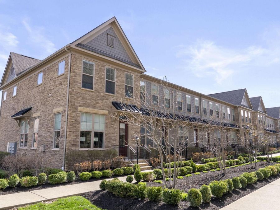 952 Pullman Place , Unit 27, Grandview Heights, OH 43212 Photo 1