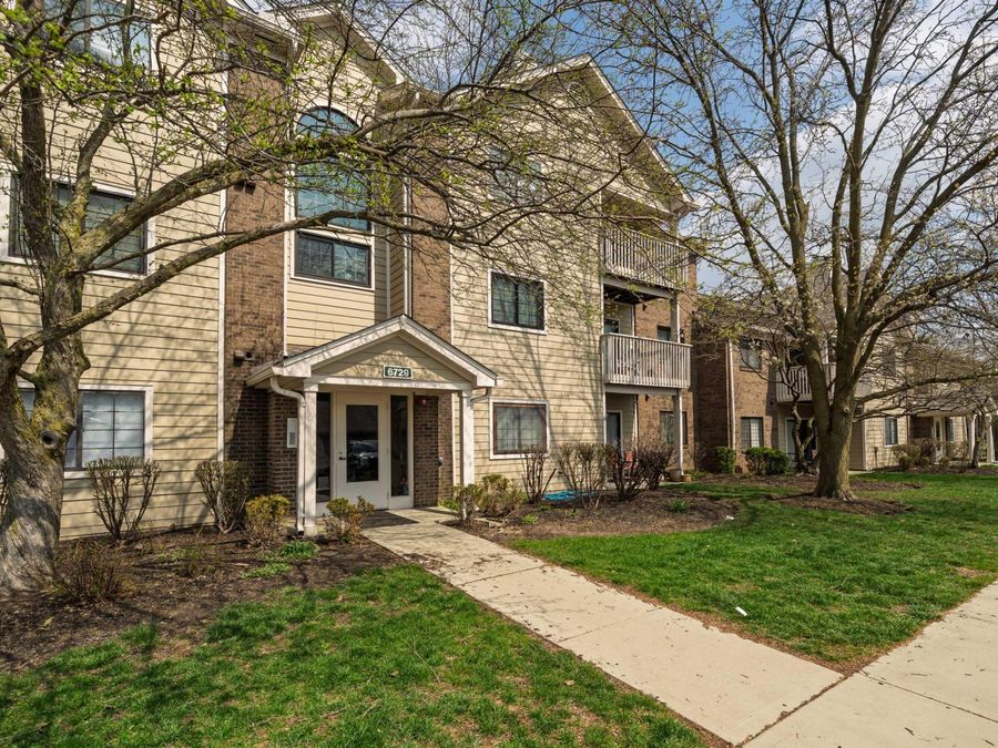 6729 Meadow Creek Drive , Unit 208, Columbus, OH 43235 Photo 1