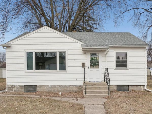 1513 Armstrong Avenue N, Glencoe, MN 55336