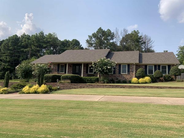 1901 Marlanita Dr. , Paragould, AR 72450