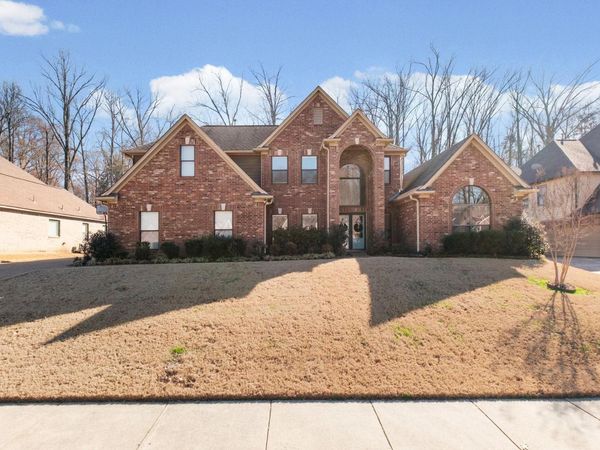 8215 HUNTERS MEADOW LN, Bartlett, TN 38002