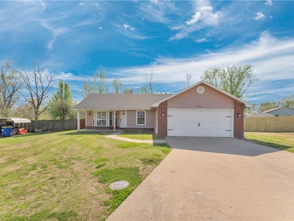 511 Del Circle , Lowell, AR 72745