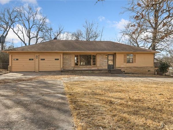 624 E South , Harrison, AR 72601