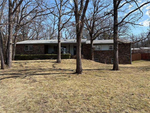 1003 Jackson Street , Berryville, AR 72616