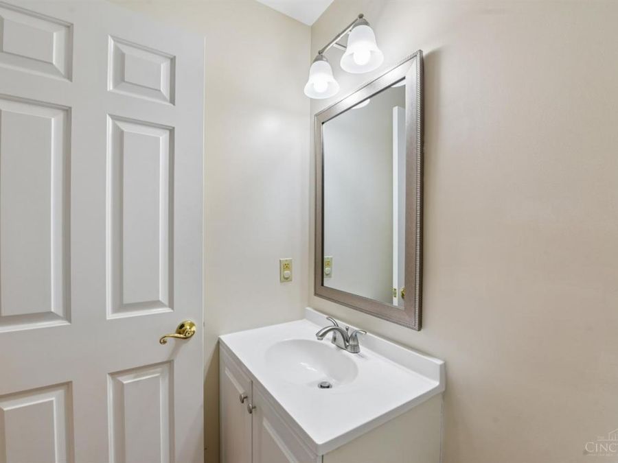 2 Clarke Court, Glendale, OH 45246 Photo 36
