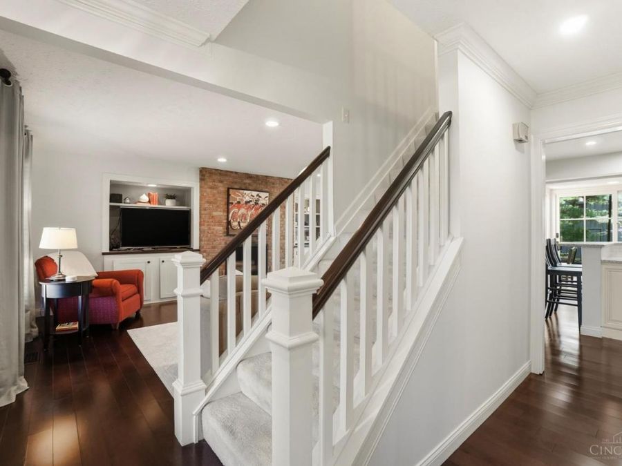 10701 Old Pond Drive, Montgomery, OH 45249 Photo 12