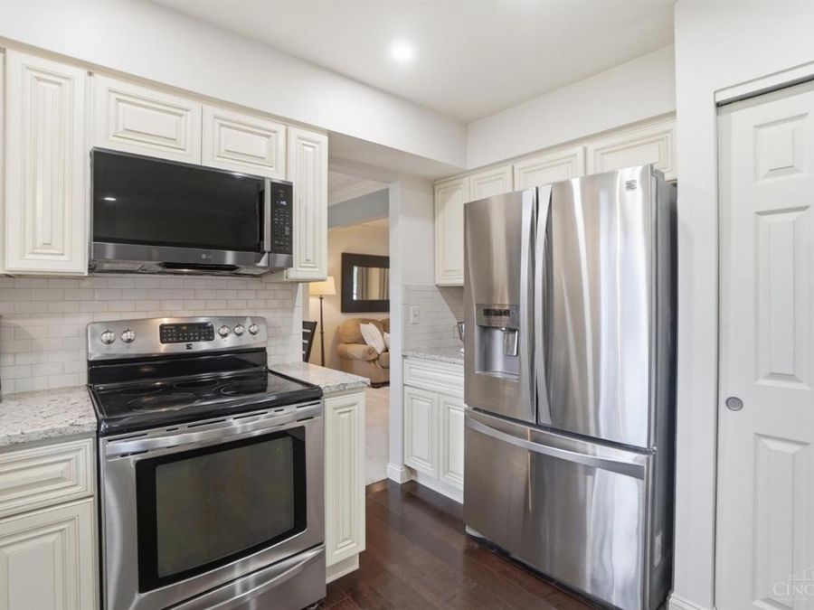 10701 Old Pond Drive, Montgomery, OH 45249 Photo 14