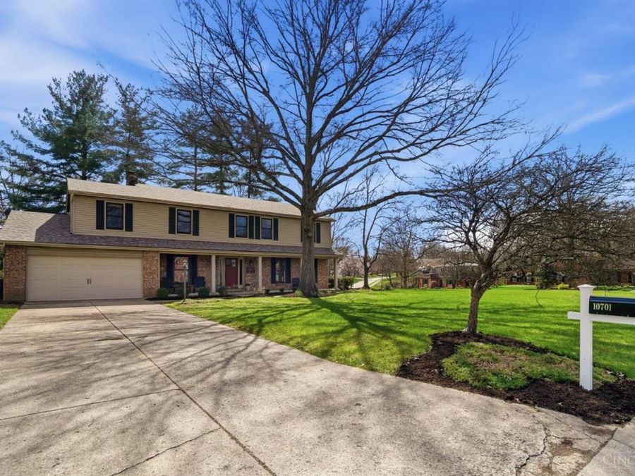 10701 Old Pond Drive, Montgomery, OH 45249 Photo 2