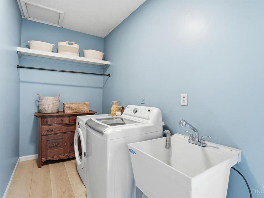10701 Old Pond Drive, Montgomery, OH 45249 Photo 24