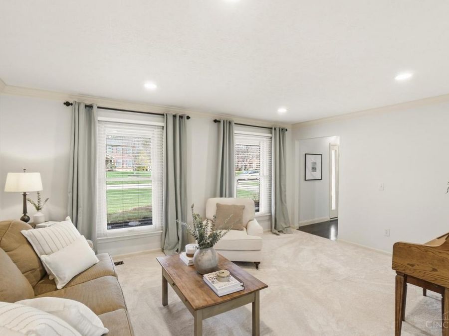 10701 Old Pond Drive, Montgomery, OH 45249 Photo 8