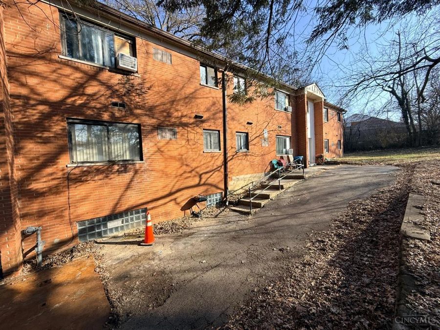 2535 Lysle Lane, Cincinnati, OH 45212 Photo 3