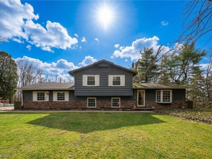 1420 Trails End Drive , New Franklin, OH 44216 Photo 1