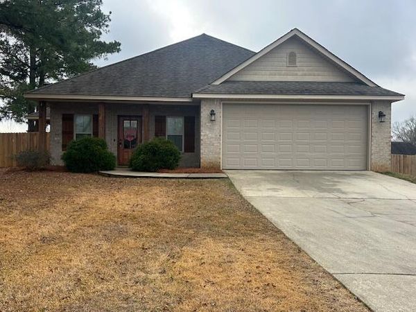 44 Honeybee, Ellisville, MS 39437