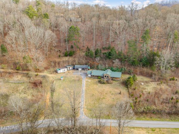 2410 Sugar Grove Valley Rd , Harriman, TN 37748