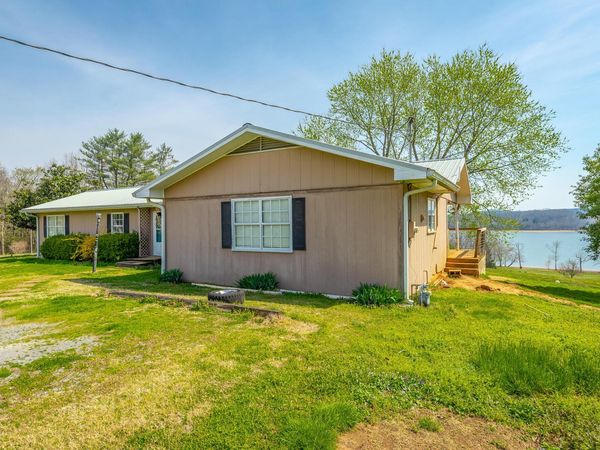 2863 New Lake Road , Spring City, TN 37381