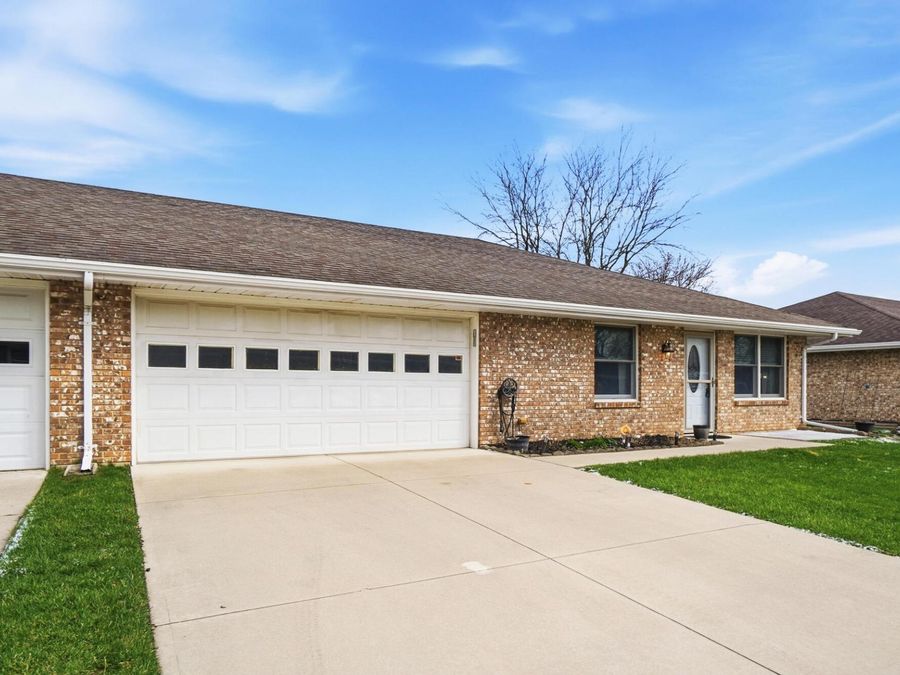 4890 W Brannan Drive, Springfield, OH 45502 Photo 1