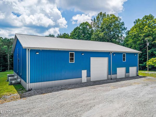 1899 Cow Pen Rd, Crossville, TN 38571