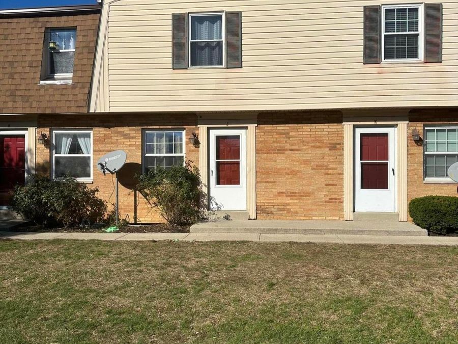 5726 Beechcroft Road , Unit J, Columbus, OH 43229 Photo 1