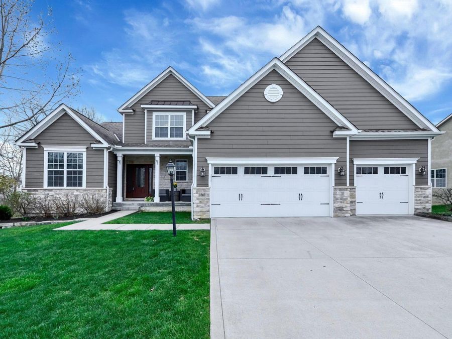 1669 Forest View Drive , Pataskala, OH 43062 Photo 1