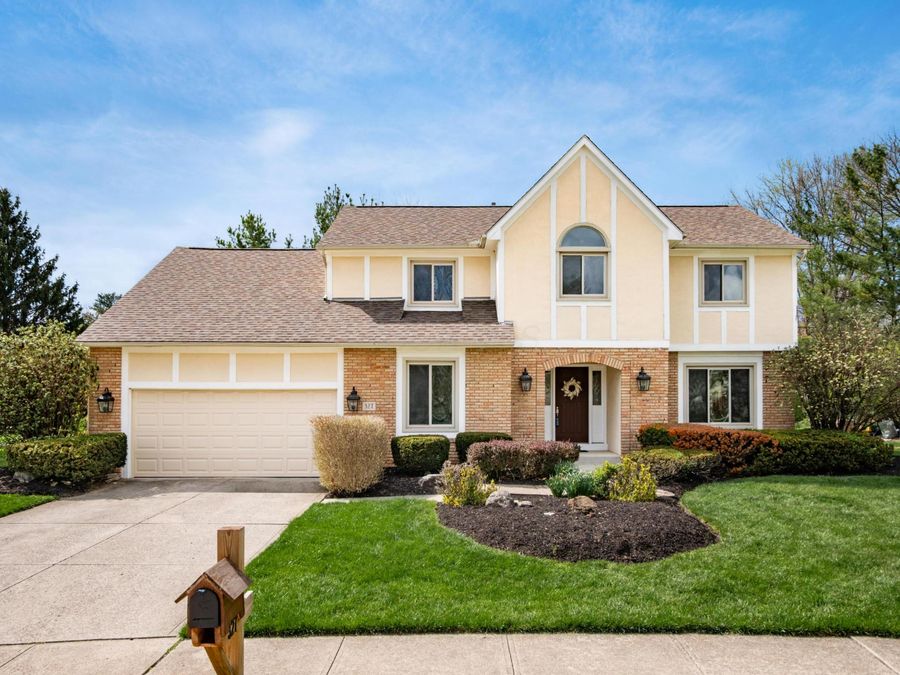 327 Whetstone Drive W, Powell, OH 43065 Photo 1