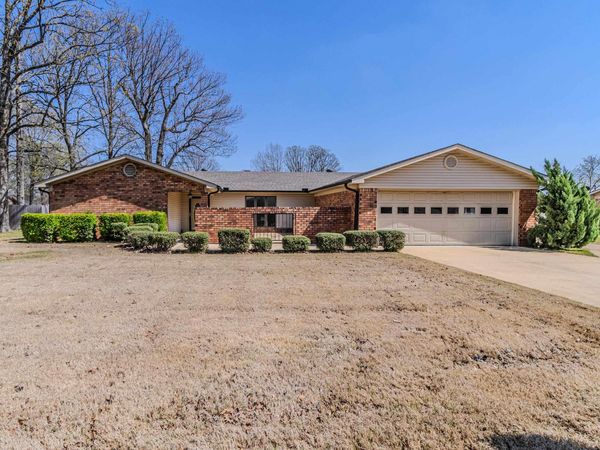 601 Rosewood Drive , Paragould, AR 72450