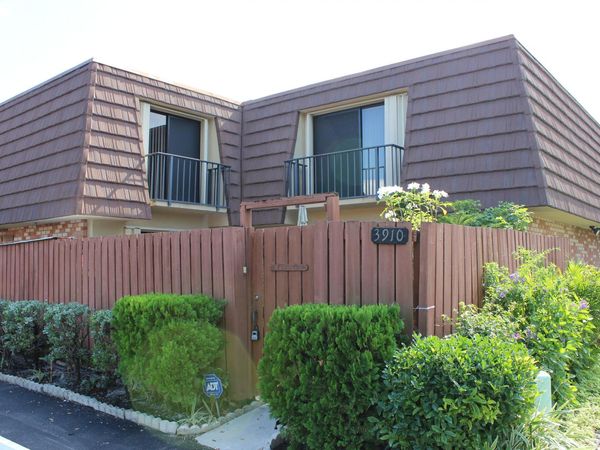 3910 Louis Drive , Lake Worth, FL 33461