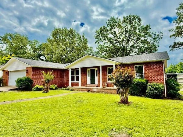 90 Dennison Heights, Batesville, AR 72501