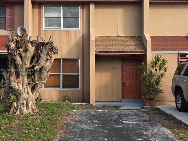 2767 NW 197th Ter , Miami Gardens, FL 33056