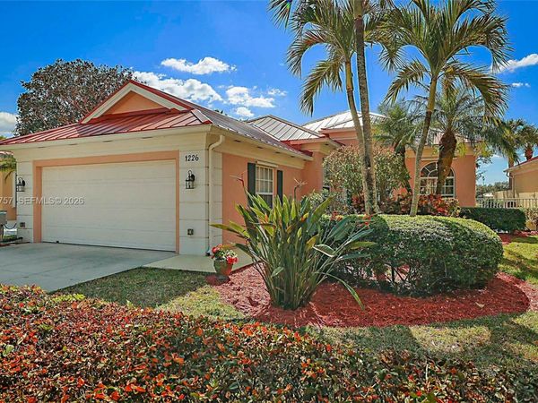 1226 SW Eagleglen Pl , Stuart, FL 34997