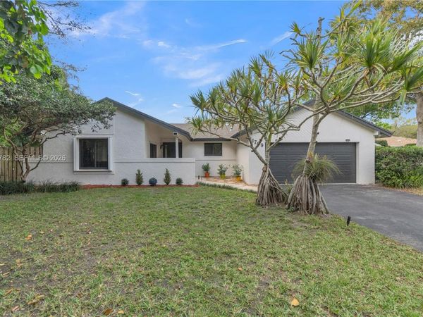 11709 Melaleuca Way , Cooper City, FL 33026
