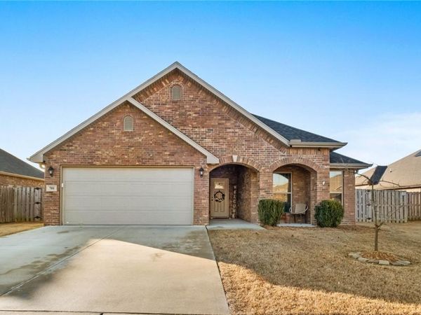 701 Melrose Place , Bentonville, AR 72712
