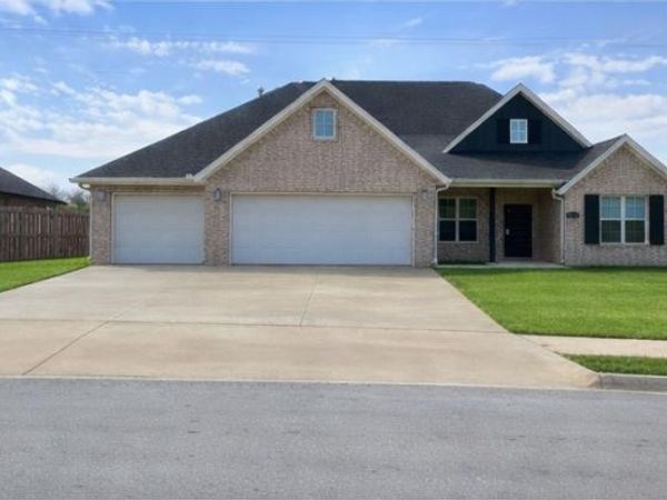 335 Waterfall Lane , Springdale, AR 72762