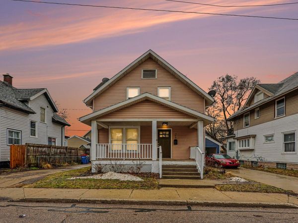 740 Watkins Street SE, Grand Rapids, MI 49507