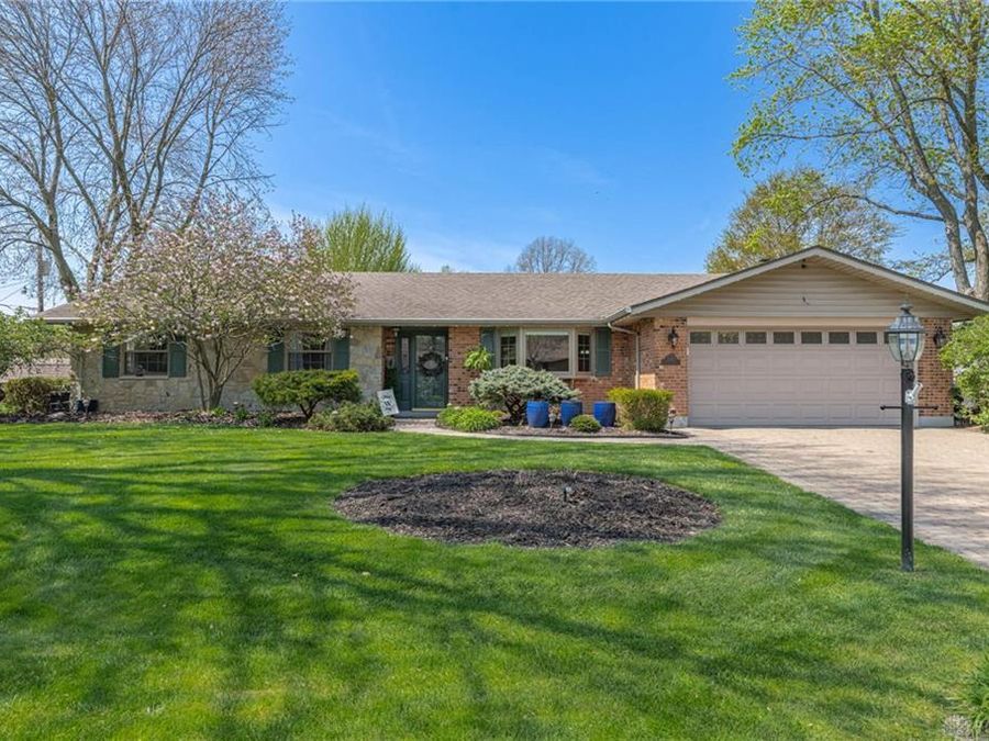 5385 Royalwood Drive, Centerville, OH 45429 Photo 1