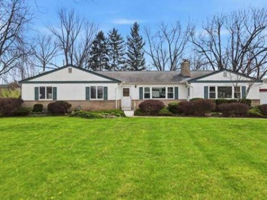 3755 Mayfair Drive , Grove City, OH 43123 Photo 1