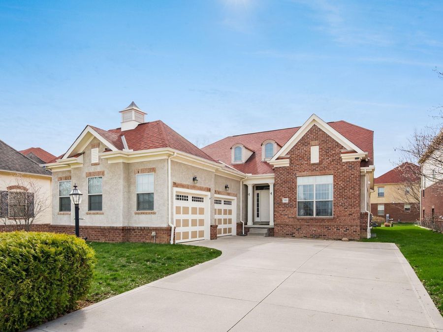 7991 Oak Meadow Drive , Dublin, OH 43016 Photo 1